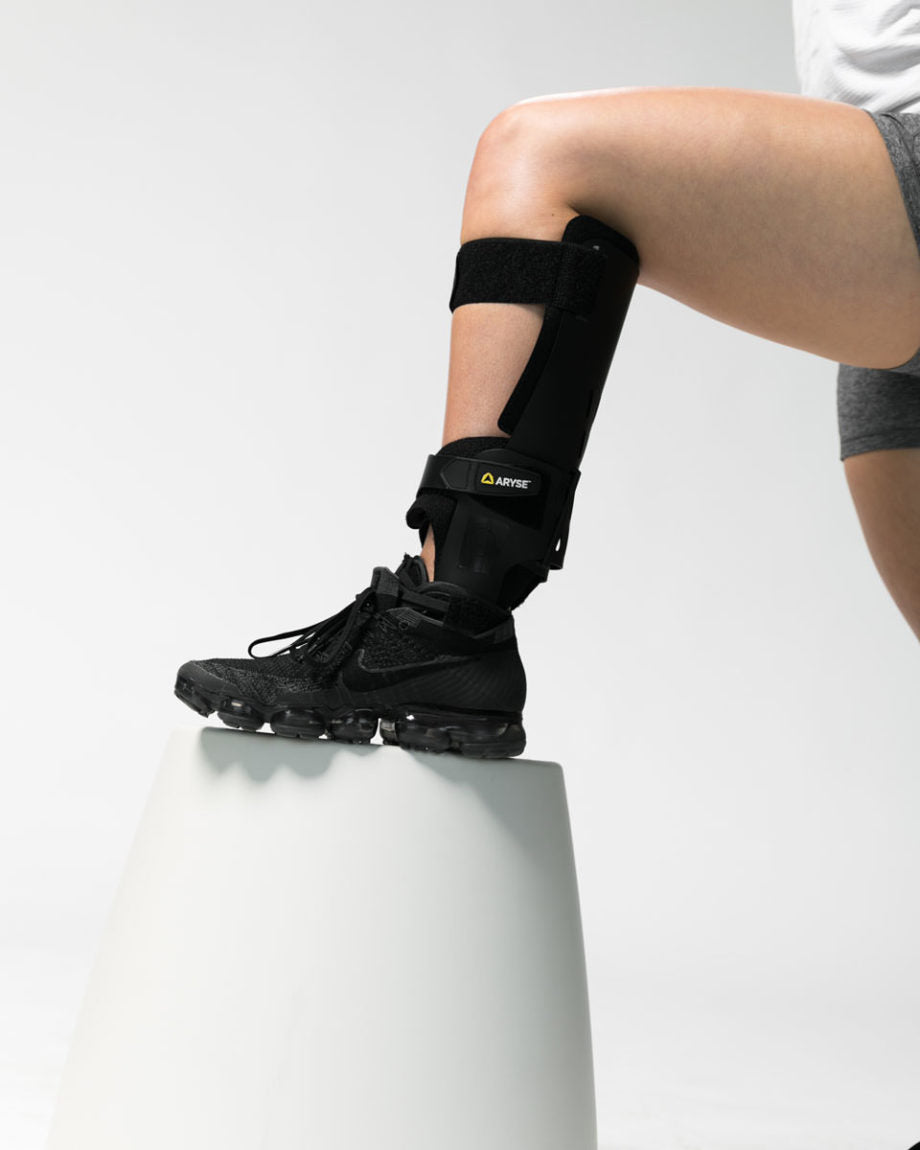 Aryse Large Right Ankle Brace, With Stabilizer   L1906/L1971